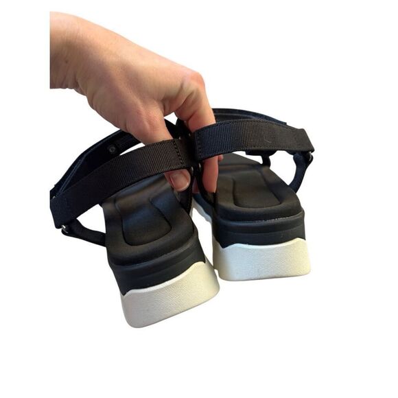 Teva Women's Jadito Universal Strappy Platform Sandals size 11 Black Chunky - Picture 8 of 9